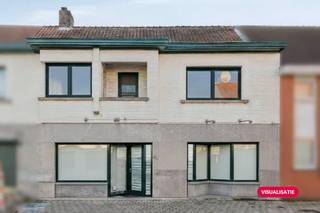 Ontdek dit veelzijdige huis met tal van mogelijkheden, gelegen in het hart van Desselgem. Het huis beschikt over 3 kamers, een atelier en...