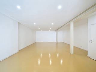 In het hart van Gooik vind je deze veelzijdige ruimte van 85 m², ideaal als winkelruimte, kantoor of atelier. Dankzij de centrale ligging in het...