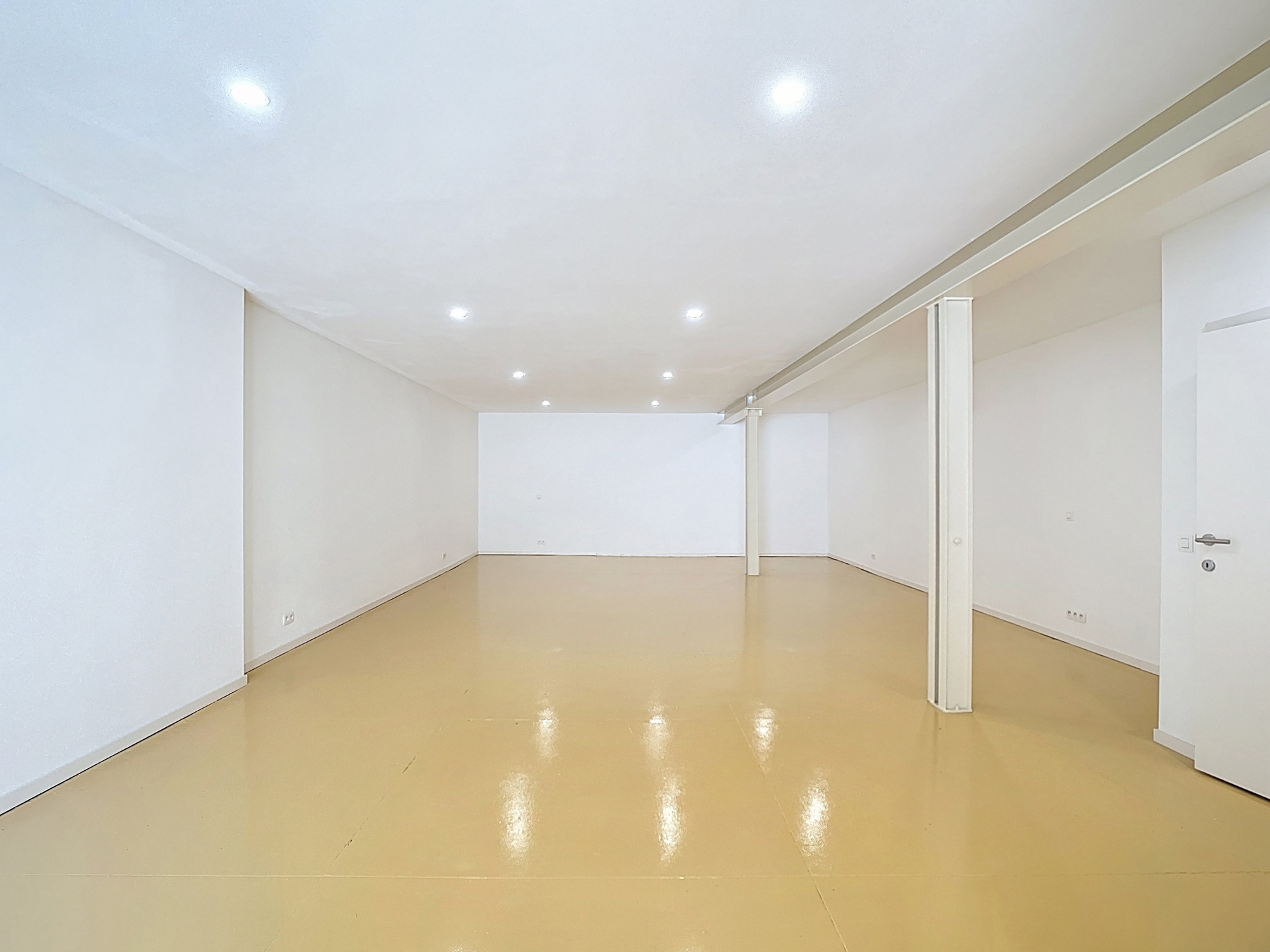 Commerciële ruimte of atelier in het centrum van Gooik - foto 3