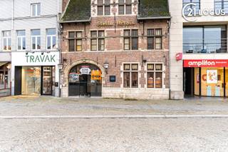 Situated in the heart of Lokeren, directly on the Market Square, this remarkable hospitality property offers a distinctive appearance and...