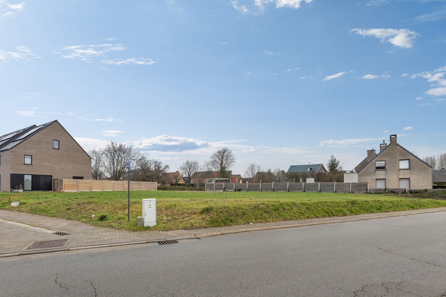 Goed gelegen bouwgrond met vergunning voor 4-gevel woning - foto 4