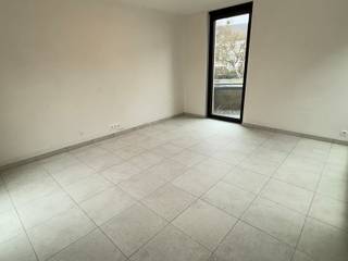 Dit nieuwbouwappartement is gelegen in het hart van Aalst, op wandelafstand van winkels, scholen, openbaar vervoer en het station. Een...
