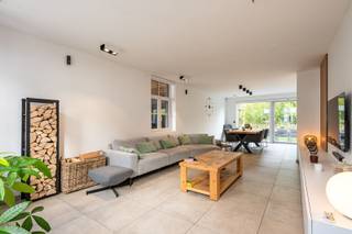 Recente en grote woning met 3 slaapkamers, een zonnige tuin en carport te Moerkerke. Deze energiezuinige woning is rustig gelegen in een...