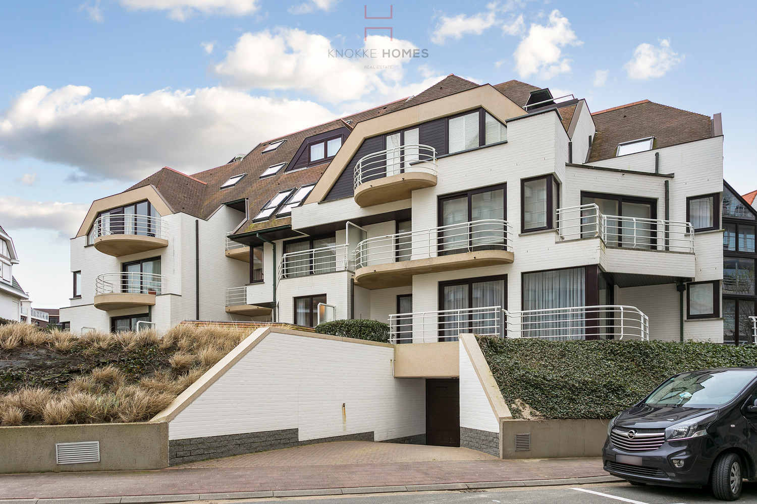 Zeer goed gelegen autostaanplaats aan het Manitobaplein in Duinbergen. - photo 3