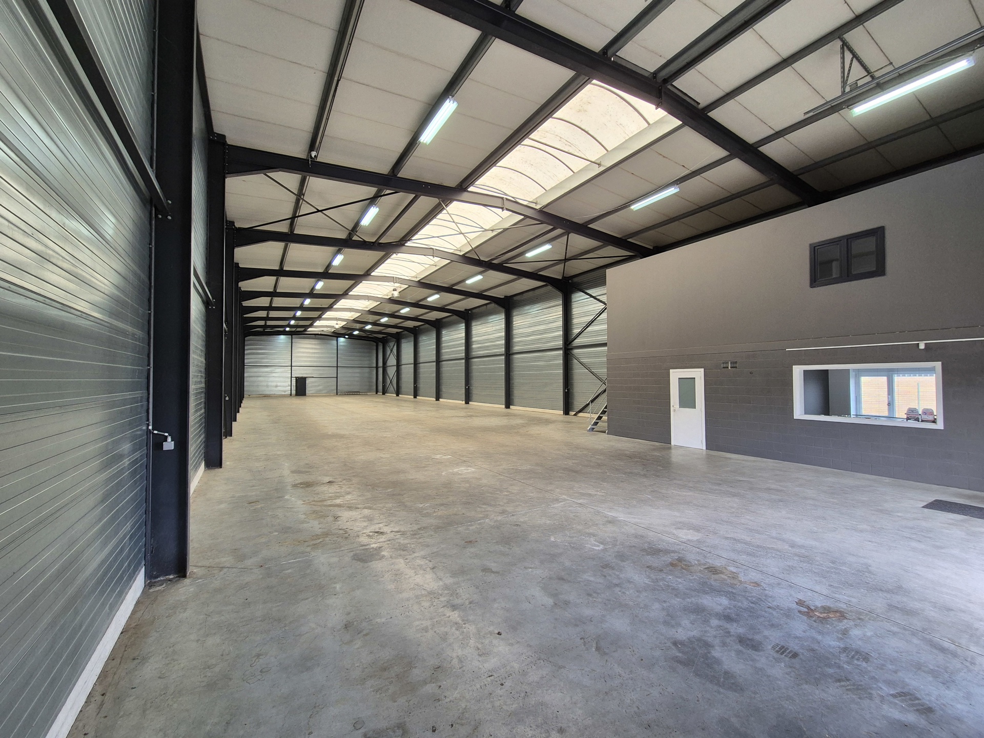 Commercial à louer à Oostham - photo 2