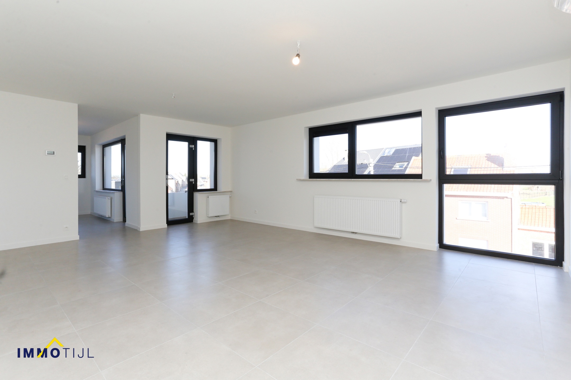 Prachtig 2 slaapkamerappartement met garage! - foto 4