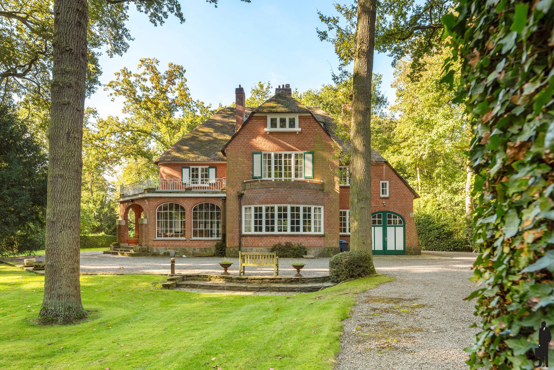 In Vriesdonk, rietgedekte karaktervolle villa op ca. 13.670m² (inclusief bouwgrond van ca. 4.543m²!). - foto 3