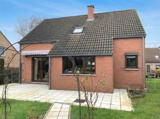 CONDITIONS DE LA LOCATION  Loyer mensuel: 1.300 €Charges privées : Eau, électricité, mazout, téléphone, télédistribution et internetEtat des lieux :...