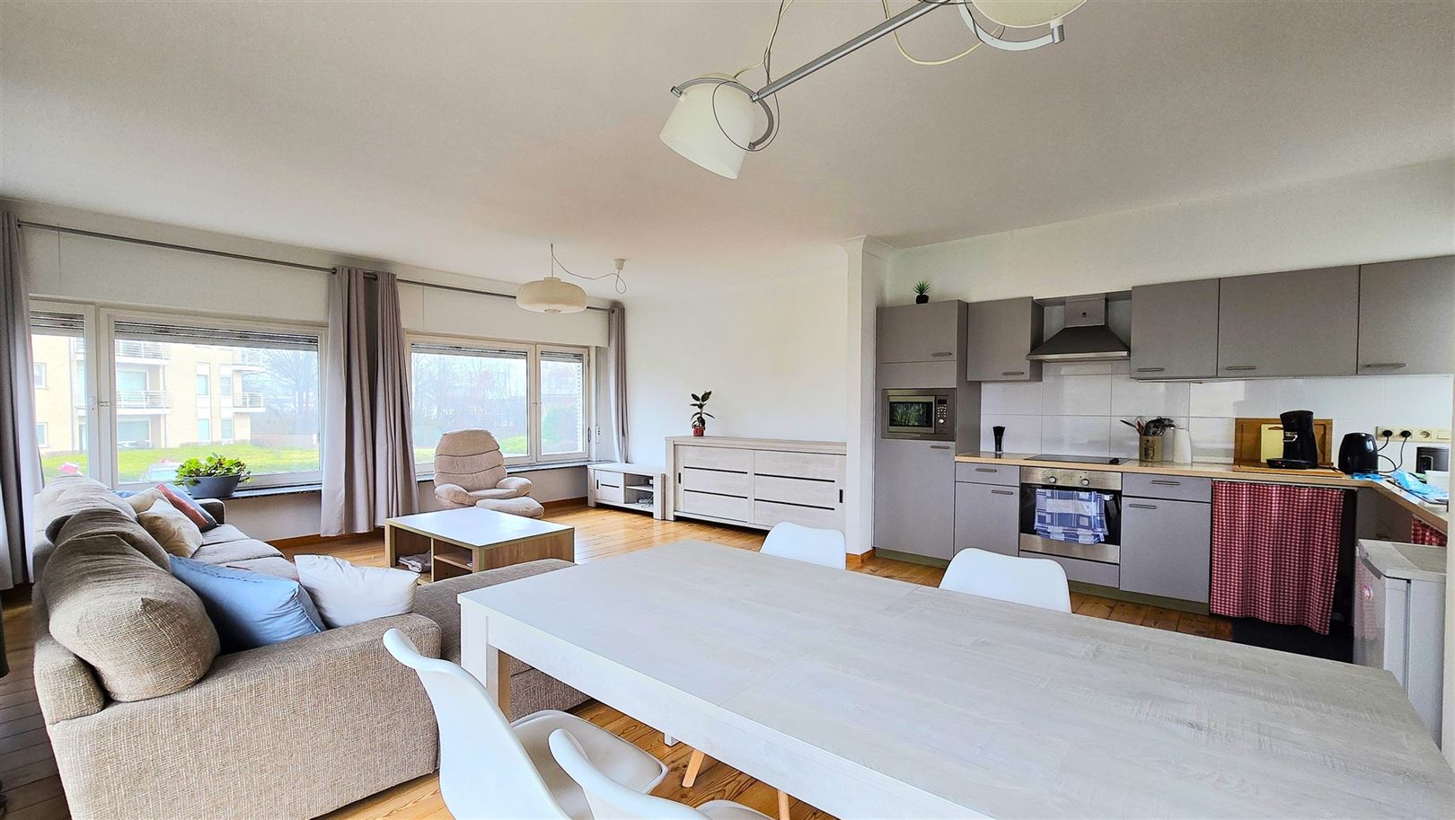 Sfeervol duplexappartement met terras en 1 parking. - foto 3