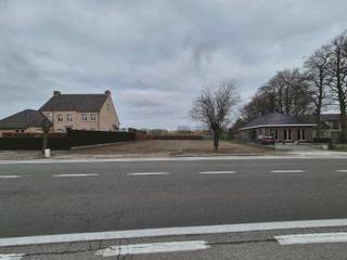 Ben je op zoek naar een bouwgrond nabij het centrum van Wetteren waar je jouw droomwoning kan realiseren? Zoek niet verder. Deze bouwgrond op...