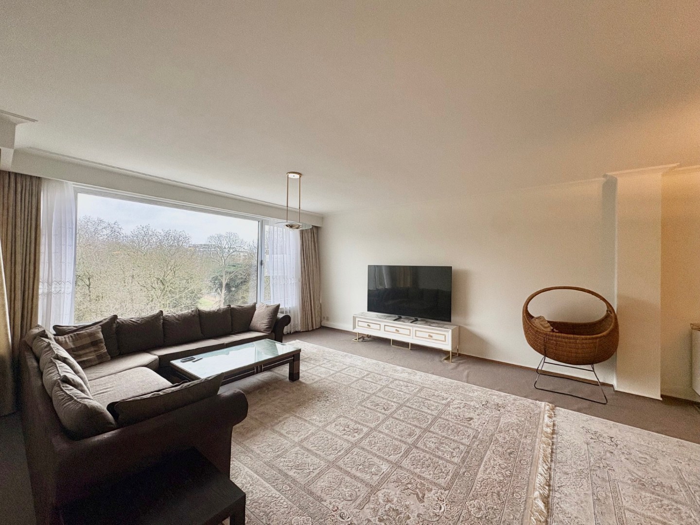 Ruim 2-slaapkamerappartement met uniek zicht op het Stadspark - foto 3