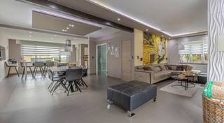 Ruime instapklare villa met tuin, dubbele garage en vier slaapkamers - DilbeekDeze ruime, vrijstaande villa is gelegen op een perceel van 5a 18ca en...