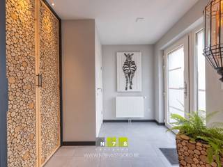<span><strong>HALFVRIJSTAANDE WONING MET 3 SLAAPKAMERS OP EEN PERCEEL VAN 7A 50CA TE LANKLAAR<br /><br />TROEVEN<br /></strong>- Ruime halfvrijstaande woning met 3 slaapkamers.<br />- Gelegen in een rustige, bosrijke omgeving.<br />- Belangrijke renovaties/vernieuwingen uitgevoerd tussen 2022 en 2025.<br />- Ideale levensloopwoning: alles gelegen op het gelijkvloers.<br />- Volledig onderkelderd.<br />- Airco in de leefruimte en slaapkamer.<br />- Volledig afgesloten tuin.<br />- 2 terrassen.<br />- Ruime beklinkerde oprijlaan.<br /><strong><br />KELDERVERDIEPING (111,45 m²)<br /></strong>- Kelderruimte: CV-installatie op stookolie, stookolietank, warmtepomp boiler, keuken (spoelbak, onderkasten, vaatwasser, keramische kookplaat en oven), automatische sectionale poort, tegelvloer.<strong><br /><br />GELIJKVLOERS 00 (111,45 m²)<br /></strong>- Inkomhal (2,55 m x 2,25 m = 5,73 m²): vestiairekast, tegelvloer.<br />- Leefruimte (6,90 m x 3,90 m + 2,65 m x 3,40 m = 35,92 m²): schuifdeur naar de inkomhal, open haard, airco, handmatige rolluiken, tegelvloer.</span><br /><span>- Keuken (3,45 m x 3,35 m = 11,55 m²): onder- en bovenkasten, oven, combi-oven (oven-, magnetron- en stoomfunctie), dubbele spoelbak, inductiekookplaat, dampkap, vaatwasser, koelkast, natuursteen werkblad, handmatige rolluiken, tegelvloer.</span><br /><span>- Toilet (1,00 m x 1,00 m = 1,00 m²): zittoilet, wandbetegeling, tegelvloer.<br /></span><span>- Gang (1,10 m x 7,85 m = 8,63 m²): deur naar de tuin, luik naar de zolder, tegelvloer.<br />- Slaapkamer 1 (4,20 m x 4,00 m = 16,80 m²): airco, laminaatvloer.<br />- Slaapkamer 2 (4,20 m x 2,61 m = 10,96 m²): ligbad, laminaatvloer.<br />- Slaapkamer 3 (4,20 m x 2,60 m = 10,92 m²): deur naar het terras, laminaatvloer.<br /></span><span>- Gang (1,15 m x 1,80 m = 2,07 m²): inbouwkasten, trap naar de eerste verdieping, tegelvloer.</span><br /><span>- Berging (1,00 m x 0,90 m = 0,90 m²): tegelvloer.</span><br /><span>- Badkamer (3,10 m x 2,25 m = 6,97 m²): inloopdouche, badkamermeubel (lavabo, onderkasten, kolomkasten), hangtoilet, volledige wandbetegeling, tegelvloer.</span><br /><span><strong><br />VERDIEPING</strong> <strong>+01 (111,45 m²)<br /></strong>- Zolderruimte: </span><span>mogelijkheid tot het creëren van meerdere slaapkamers.<br /></span><br /><span><strong>EXTERIEUR</strong></span><br /><span>- Overdekt terras 1 (1,90 x 3,75 m = 7,12 m²): tegelvloer.<strong><br /></strong>- Overdekt terras 2 (5,56 m x 4,53 m = 25,18 m²): tegelvloer.<br />- Afgesloten tuin.<br />- Beklinkerde oprijlaan.<br />- Grenzend aan bos.<br /><br /><strong>EXTRA INFORMATIE <br /></strong><span>Dit pand kan onderhevig zijn aan de renovatieverplichting die door de Vlaamse overheid wordt opgelegd voor residentiële gebouwen. Alle informatie kunt u terugvinden via https://www.vlaanderen.be/een-woning-kopen/renovatieverplichting-voor-residentiele-gebouwen-vanaf-2023.<br /></span><br />Bekijkt u deze advertentie via een aanverwante vastgoedsite, surf dan zeker naar onze website <strong>www.N78vastgoed.be</strong> voor een uitgebreide beschrijving en foto's. <strong>Meer info: +32 (0)89 86 18 88 of info@N78vastgoed.be.</strong></span>