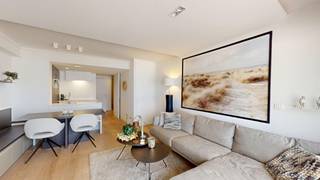 Dit stijlvol gerenoveerde appartement op de dijk van Heist combineert hedendaags comfort met een unieke ligging aan zee. De lichtrijke...