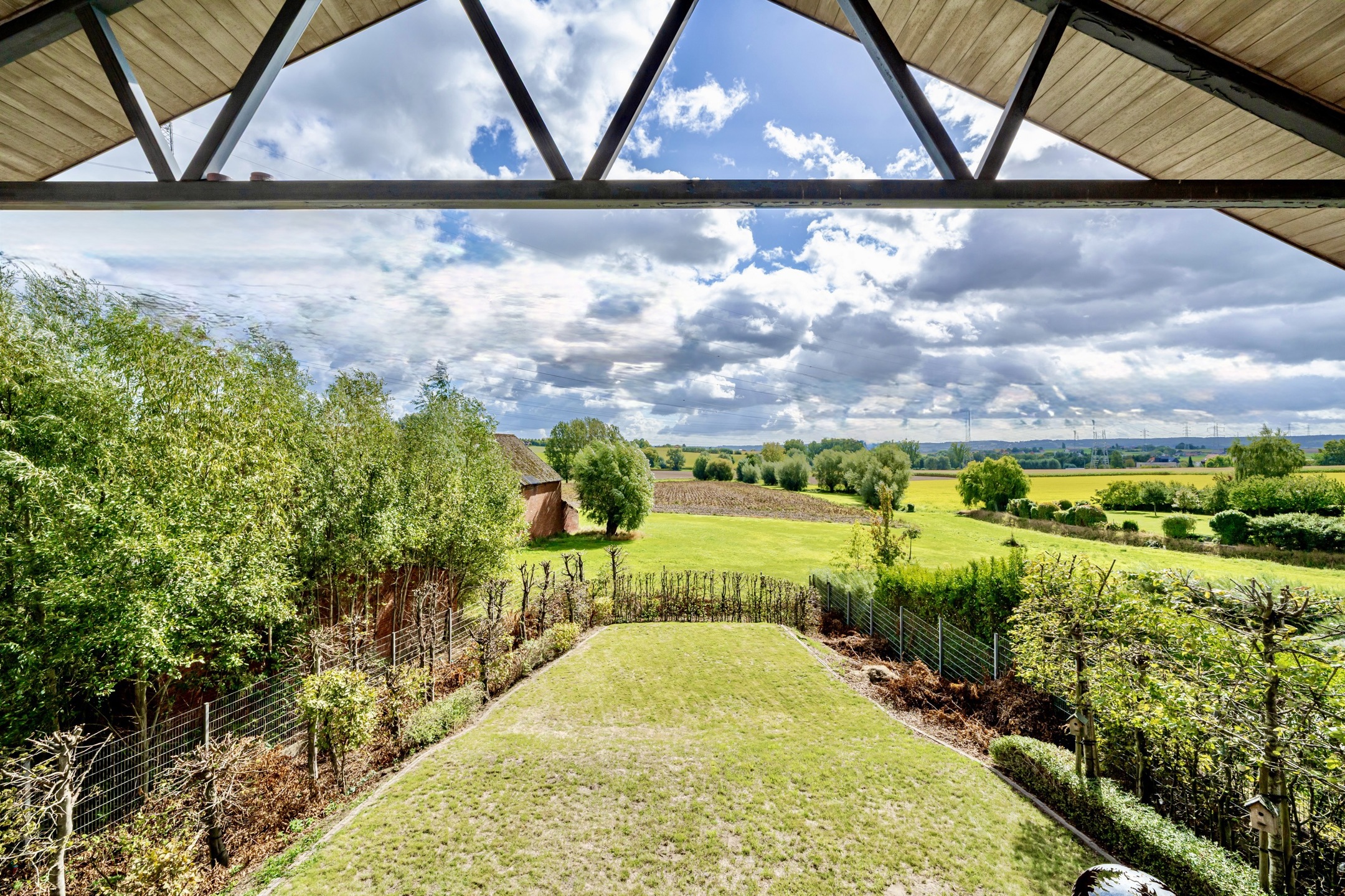 Grote villa met kantoor/praktijkvleugel.  - foto 4