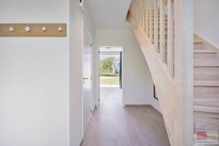 Ruime vakantiewoning (model Narvik) met een woonoppervlakte van ca. 128m² gelegen op een perceel van 531m², de vakantiewoning heeft 3 slaapkamers...