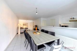 Ruime woning met 4 slaapkamers op toplocatie te Herenthout!Bent u op zoek naar een verrassend ruime, lichtrijke woning op een uitstekende locatie in...