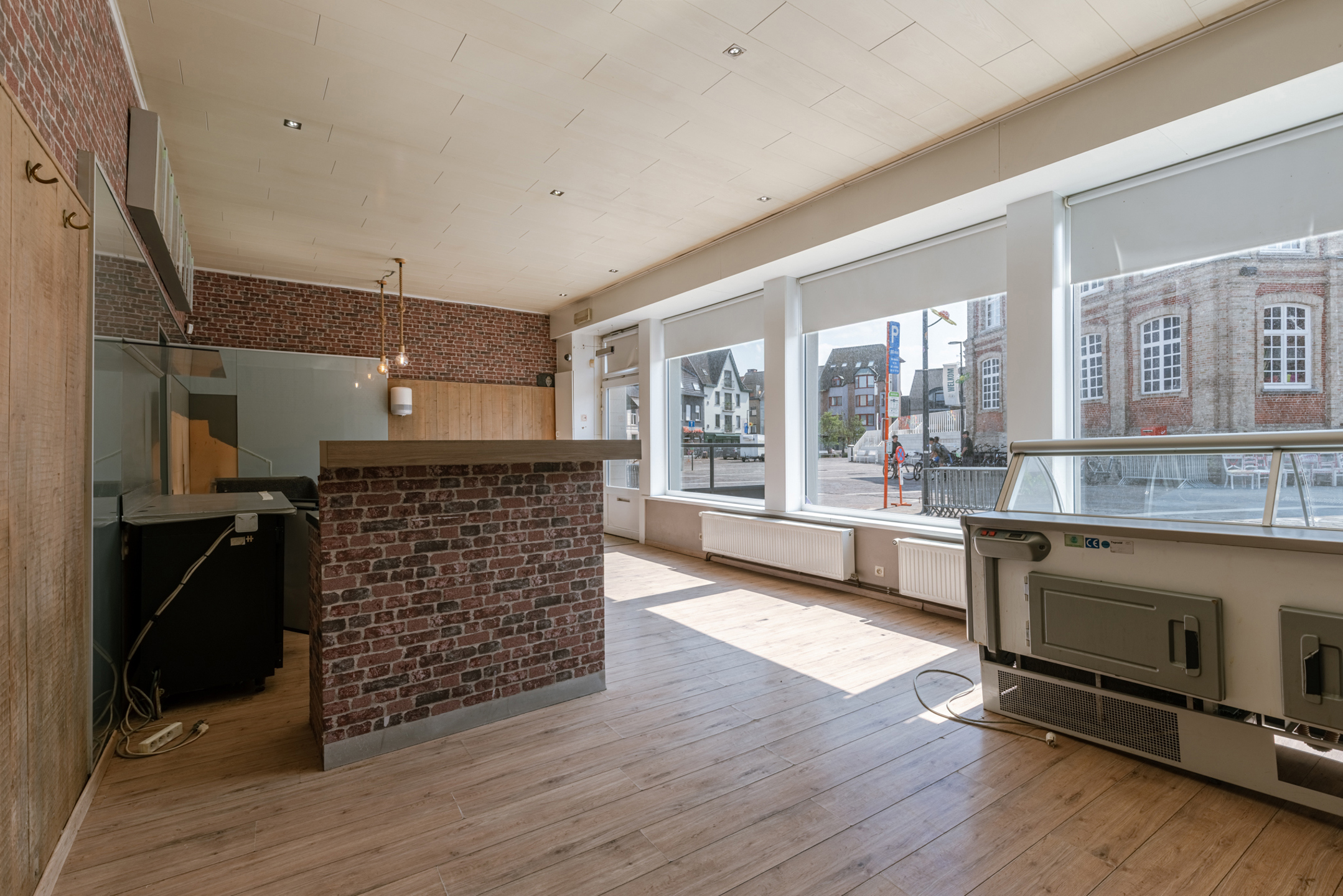 Handelspand met appartement op de Markt van Torhout - foto 4