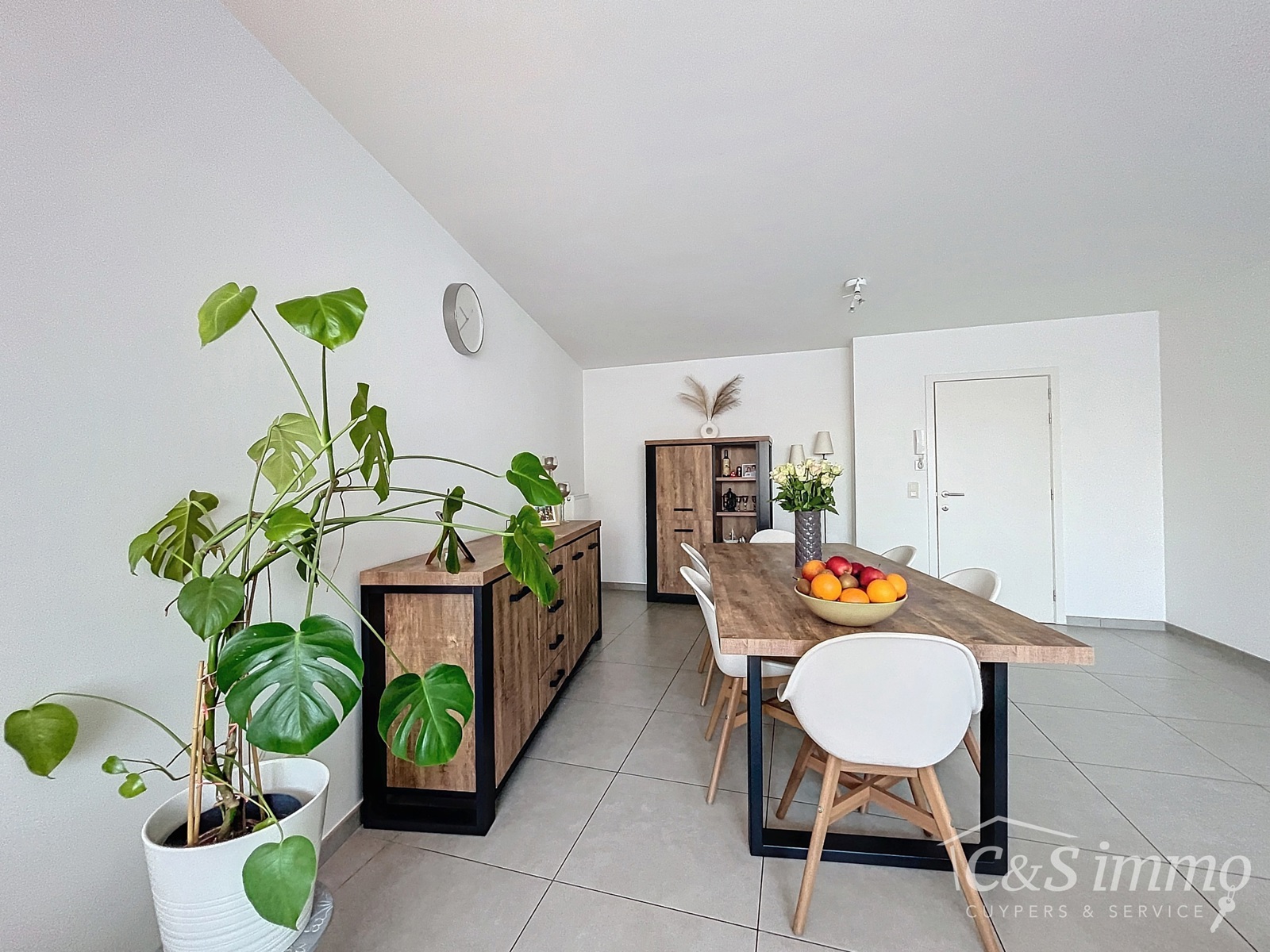 Ruim 3-slaapkamerappartement in een recent gebouw - foto 2