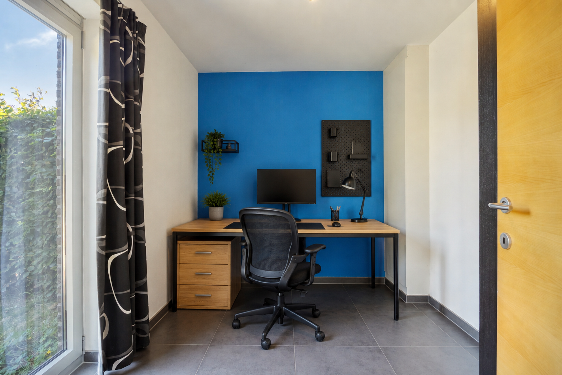 Instapklare HOB met 5 kamers + bureau, en aangename tuin! - foto 5