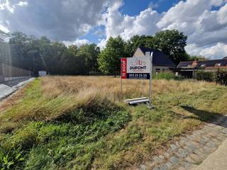 Zeer rustig gelegen bouwgrond voor een vrijstaande woning, west georiënteerd perceel.Aangeduid als lot 2 op het opmetingsplan.Het perceel heeft een...