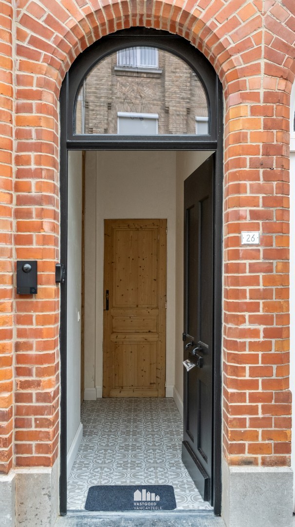 Karaktervolle en volledig gerenoveerde woning op wandelafstand van de Markt in Ieper - foto 5