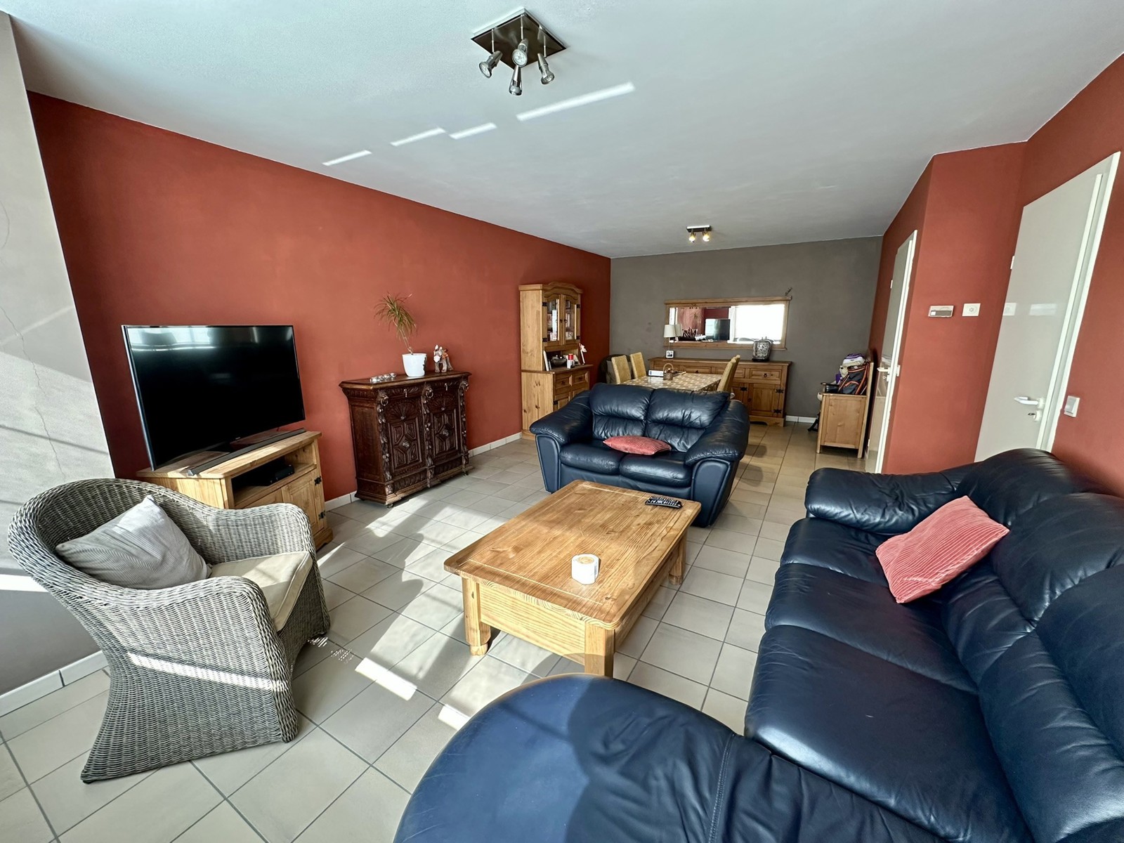 Appartement met 2 slaapkamers en garage te Denderleeuw - foto 2