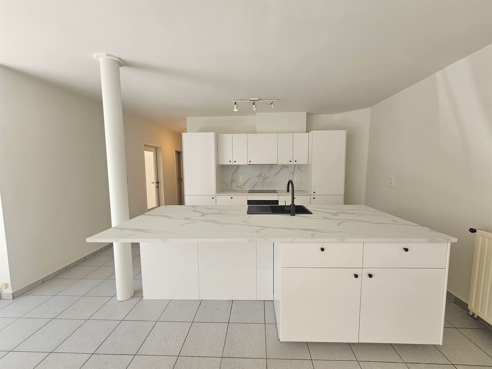 Instapklaar gelijkvloers appartement met stadstuintje! - foto 4