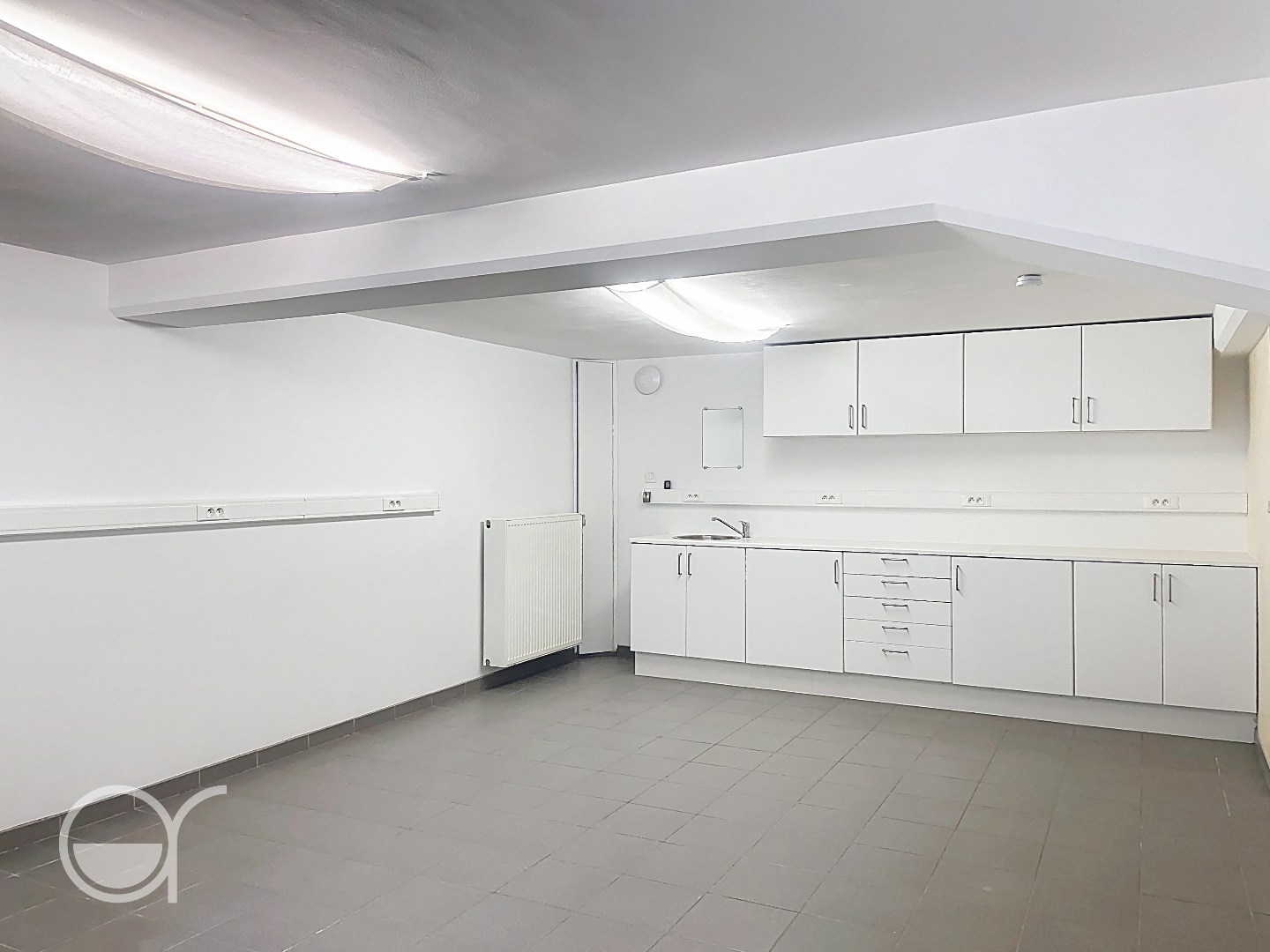 Kantoorruimte op uitstekende locatie nabij station Gent-Sint-Pieters - foto 2