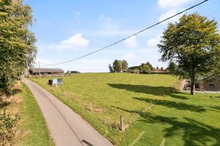 Pour plus d'informations, appelez le 053 59 49 34 - Dans un endroit calme à Tenneville se trouve ce terrain à bâtir de 22a 27ca. Ce terrain convient...