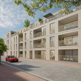 <strong>Ontdek nu de lanceringsactie van Park RSL!</strong> Voor de eerste vijf verkopen krijgen de kopers een gratis ondergrondse staanplaats. Park RSL is een nieuwbouwproject in het centrum van Roeselare, gelegen nabij de Kleine Bassin en op wandelafstand van de Grote Markt, het station en de Ooststraat. Het project omvat drie stijlvolle gebouwen: Residentie Roterie, Spinnerie en Linnerie. Dit gemengd project biedt een perfecte balans tussen bereikbaarheid, visibiliteit en comfort. De groene omgeving creëert een aangename setting, terwijl alle stedelijke voorzieningen en klantenstromen binnen handbereik zijn. Deze commerciële handelsruimte in Residentie Spinnerie op het gelijkvloers beschikt over een oppervlakte van ca. 122 m². Duurzaamheid, functionaliteit en een groene leefomgeving staan centraal in dit project. Ieder entiteit krijgt een ondergrondse staanplaats aangewezen en deze is verplicht aan te kopen en niet inbegrepen in de vermelde prijs. De bouwwerken starten in de zomer van 2025. Brecht organiseert voor dit project afspraken op kantoor, mits het maken van een afspraak via 051 67 67 57. Meer algemene informatie is terug te vinden via www.bordes.be