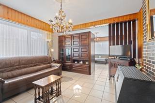 Deze karaktervolle renovatiewoning nabij het centrum van Peer bevindt zich op de stadsrand, in een rustige buurt omgeven door bos en natuur...