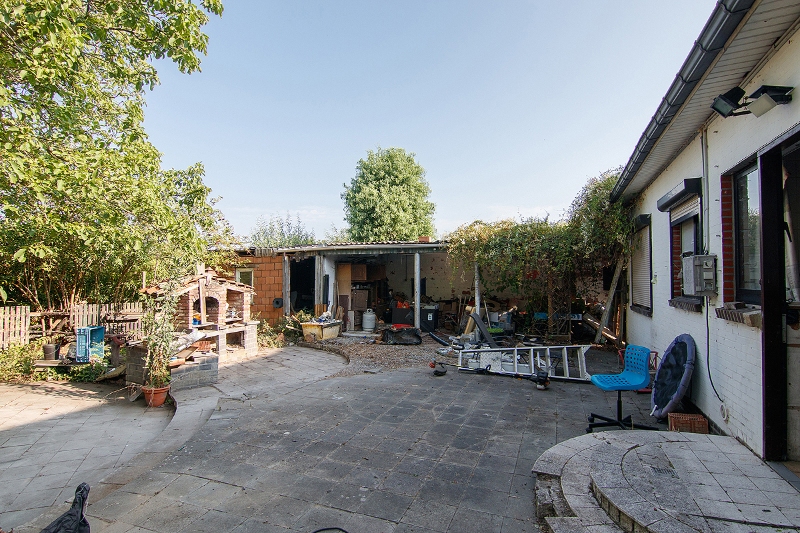 Interessant renovatieproject in groene omgeving op een knap perceel van bijna 12 are - foto 5