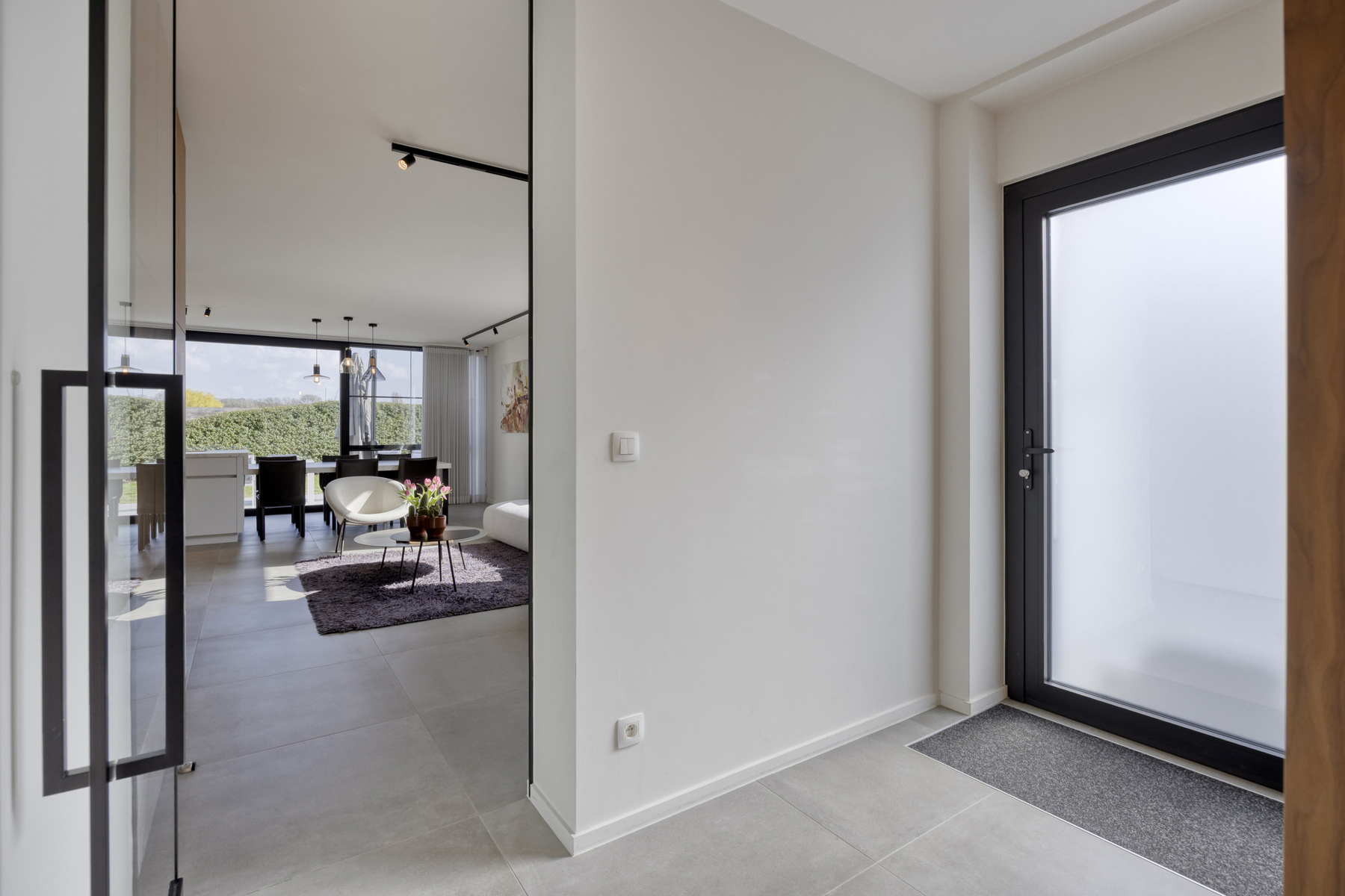 Stijlvol gerenoveerde woning op gegeerde locatie in Dilbeek - foto 4