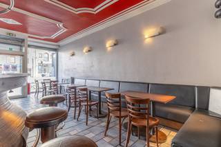 WE INVEST Sud-Luxembourg presenteert u dit karakteristieke gebouw in het hart van Virton. Het wordt momenteel gebruikt als café-restaurant en...