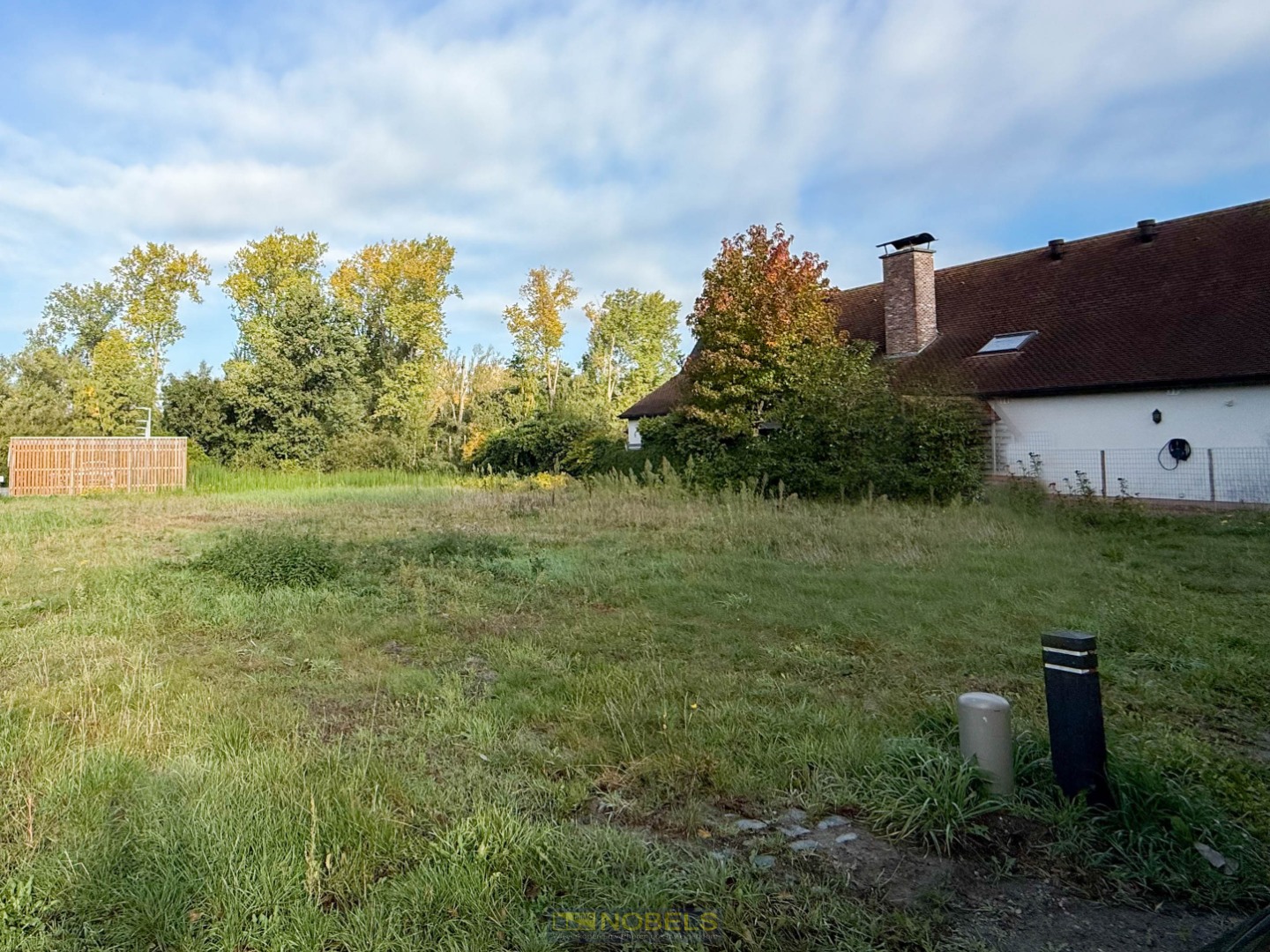 Te koop, bouwperceel (328m²) in residentiële buurt te Berlare - photo 1