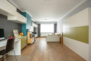 Instapklare gezinswoning met 4-5 slaapkamers op een perceel van 209 m². De woning is gelegen op een toplocatie nabij het centrum van...