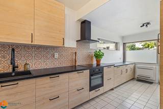 Op een uitstekende locatie te Rijmenam bevindt zich deze voormalige tweewoonst met 4 slaapkamers en ruime garage. U bevindt zich hier in het...