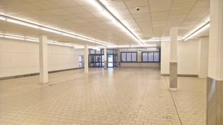 The advantages of this commercial property:- Excellent location: Located along a busy road, 10 minutes from the E313 and 15 minutes from...