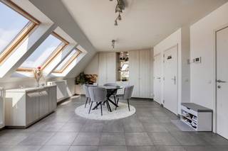 Dit instapklaar appartement op wandelafstand van het centrum van Roeselare biedt u alle comfort in een aangename en rustige omgeving. Dankzij...