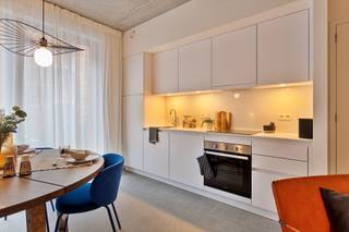 2-slaapkamer appartementen te Antwerpen Via de inkomhal komt u terecht in de ruime en lichtrijke leefruimte kom je in de open keuken die alle nodige...