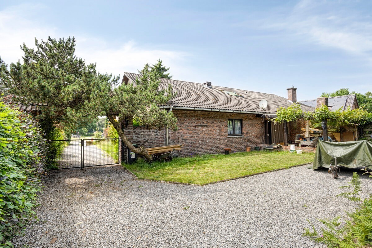 Ruime woning met 3 slaapkamers en grote tuin - foto 3