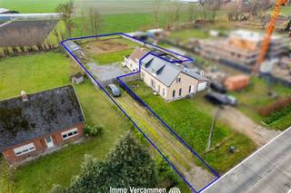 Knap gerenoveerde eengezinswoning op een fantastische achterin gelegen locatie met zicht op weilanden te Putte. De woning werd tussen 2015 en 2019...