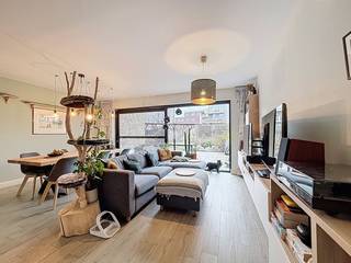 Bent u op zoek naar een eigentijdse woning waar rust, ruimte en duurzaamheid centraal staan? Deze prachtige woning te huur aan het Catharina...