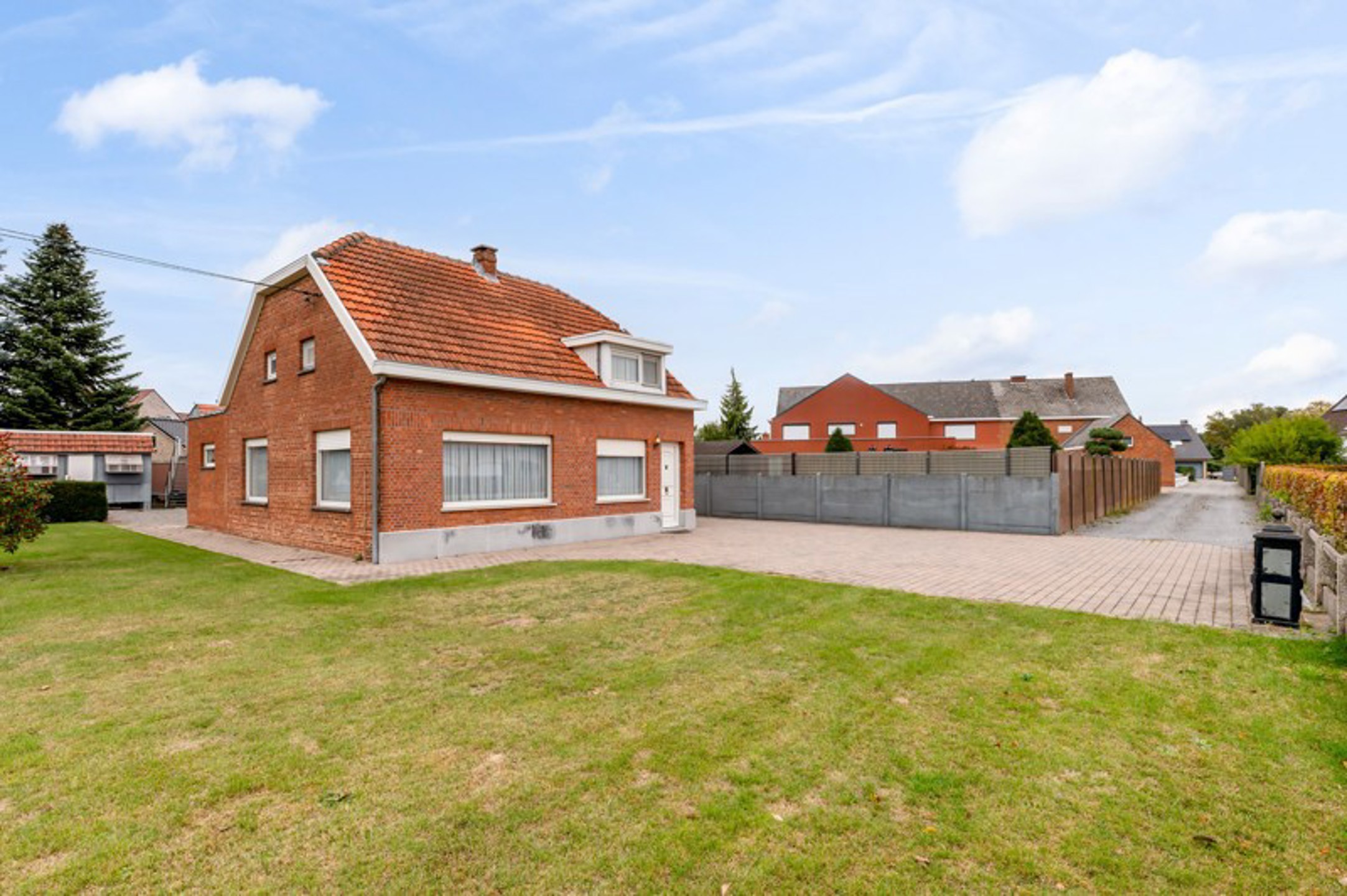 Te renoveren woning op ruim perceel van 1.307 m² te Haacht. - foto 4