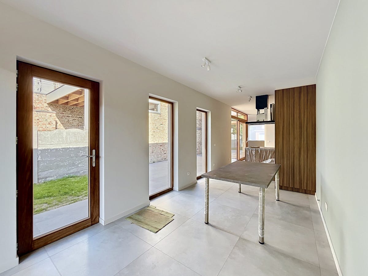 Recently renovated house for rent in the heart of Sint-Kruis. - photo 5