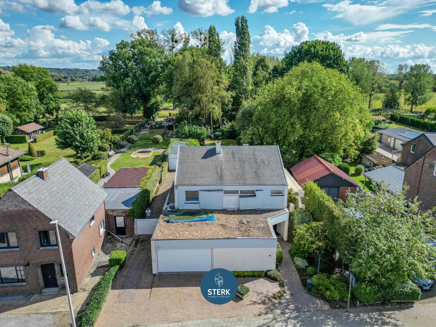 VERRASSEND RUIME GEZINSWONING MET EEN PRACHTIGE TUIN TE BOORSEM ! - foto 1