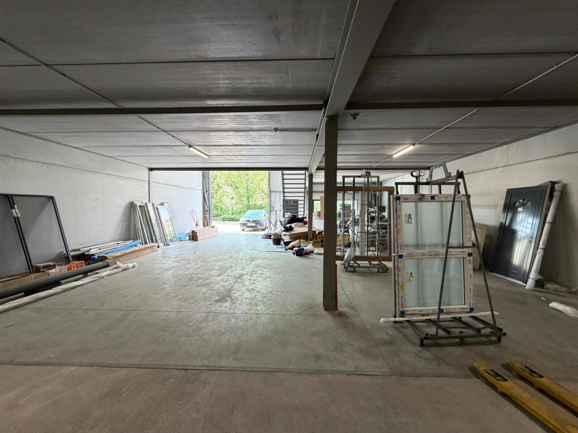 KMO-unit te huur Zaventem met mezzanine - foto 2