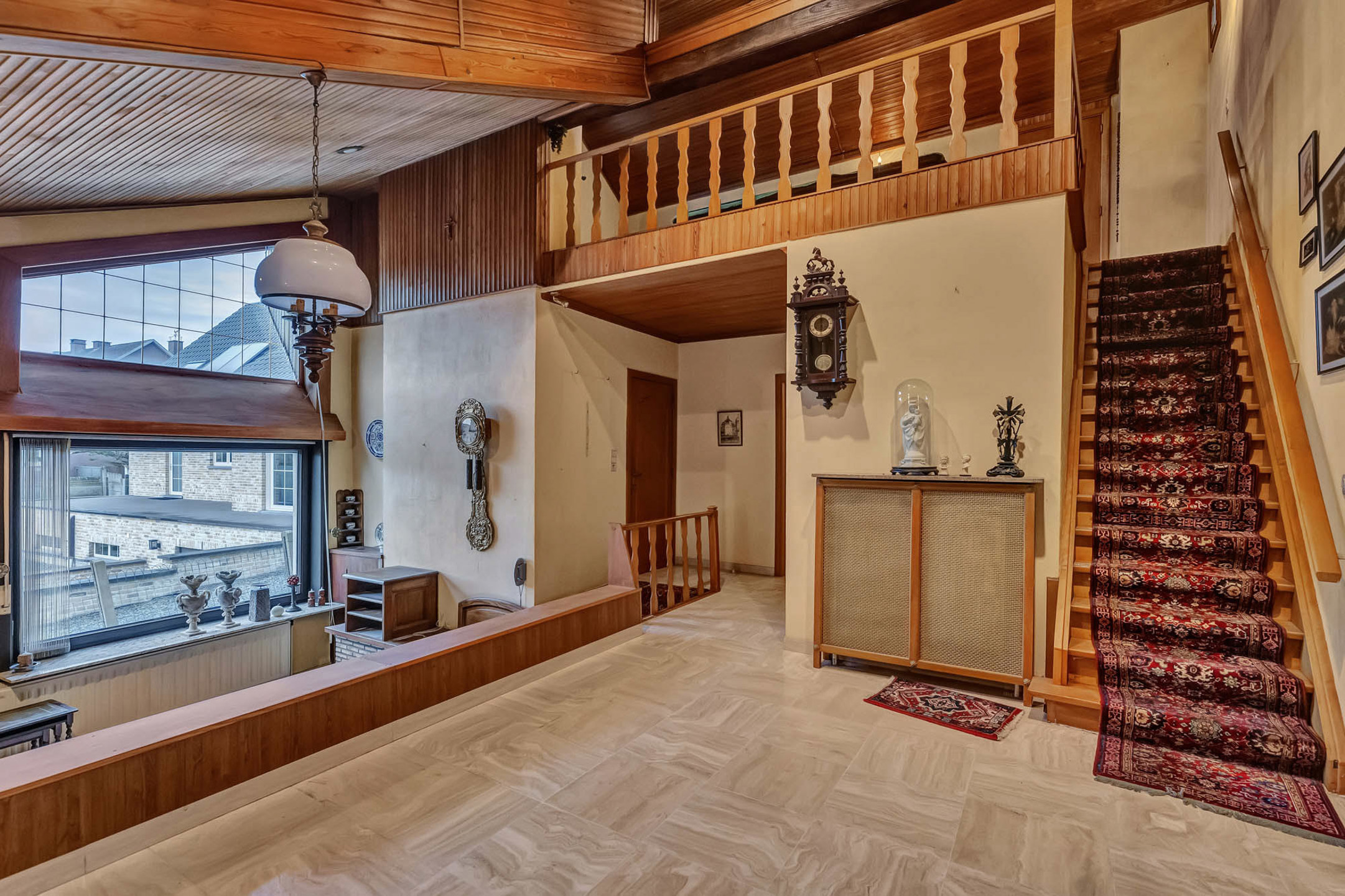 Te renoveren HOB met ruime garages en tuin - foto 2