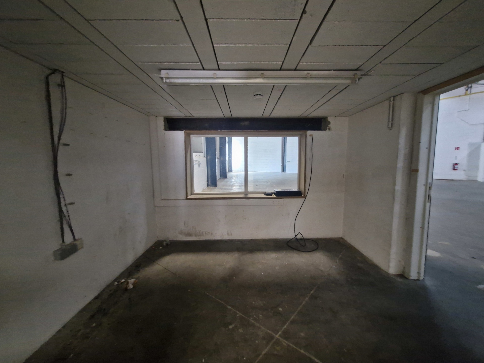 Te huur – Magazijn van 650 m² in Saint-Servais - foto 4